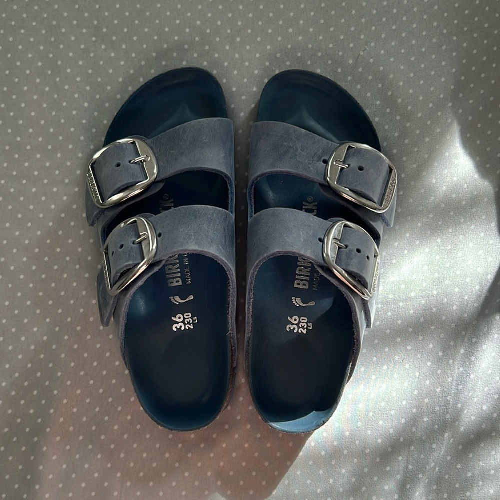 big buckle Birkenstocks size 36